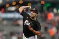 Verlander notches second win of season as SF Giants beat Cubs